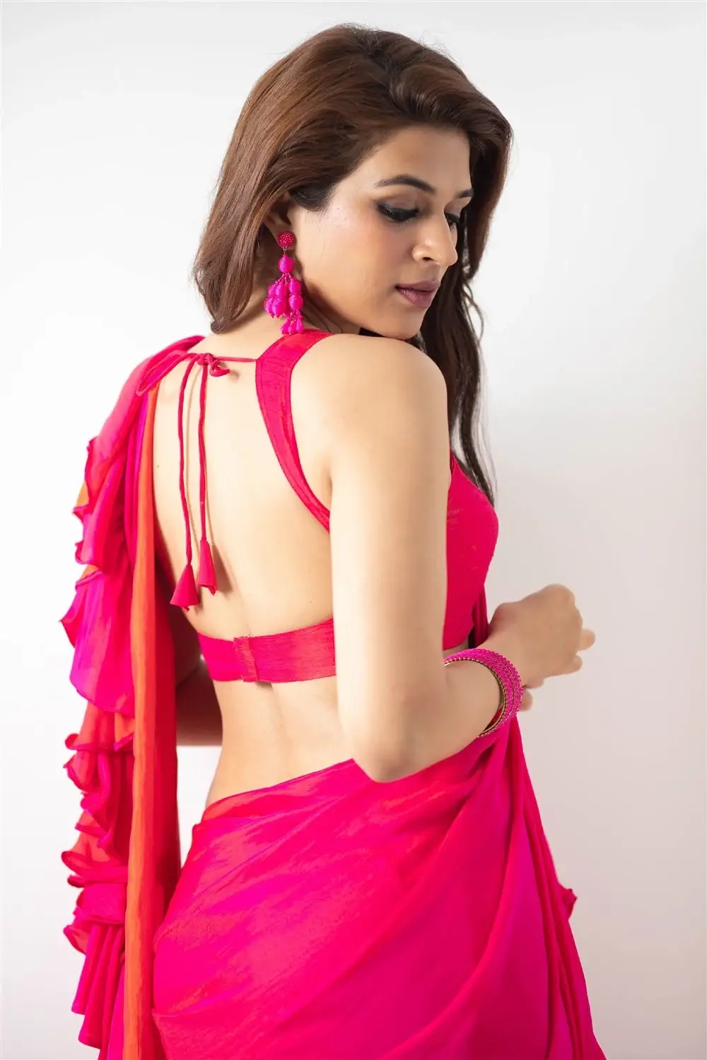 INDIAN ACTRESS SHRADDHA DAS PHOTOSHOOT IN PINK SAREE